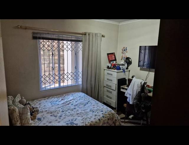 2 BEDROOM APARTMENT FOR SALE IN PARLOCK